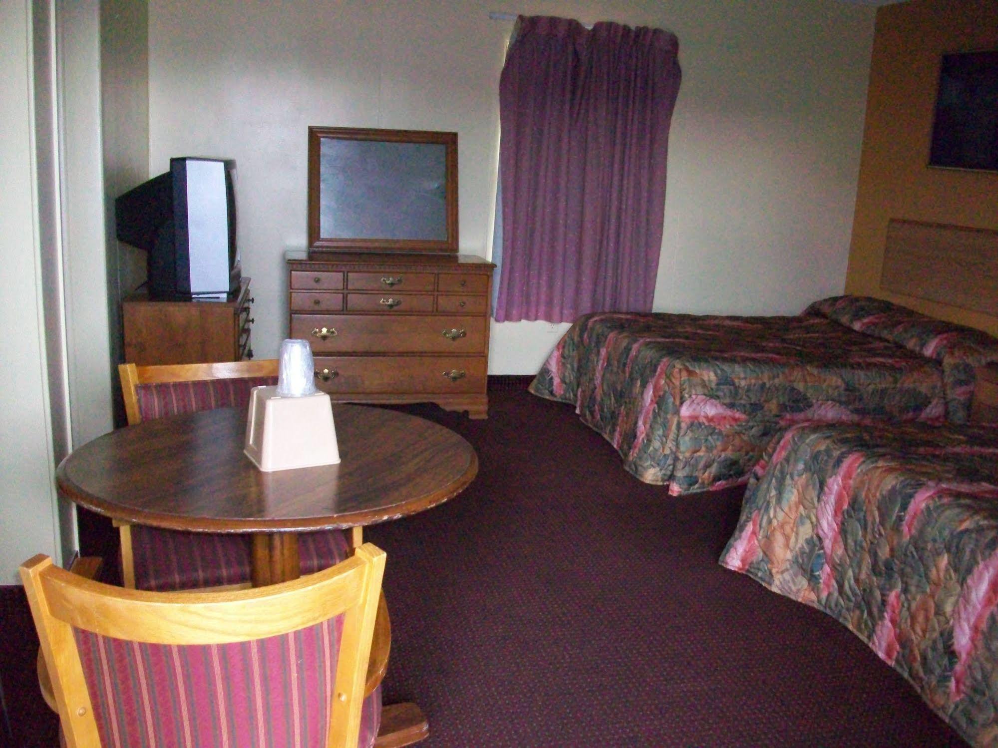 Skyland Inn - Bristol Hilander Park Esterno foto